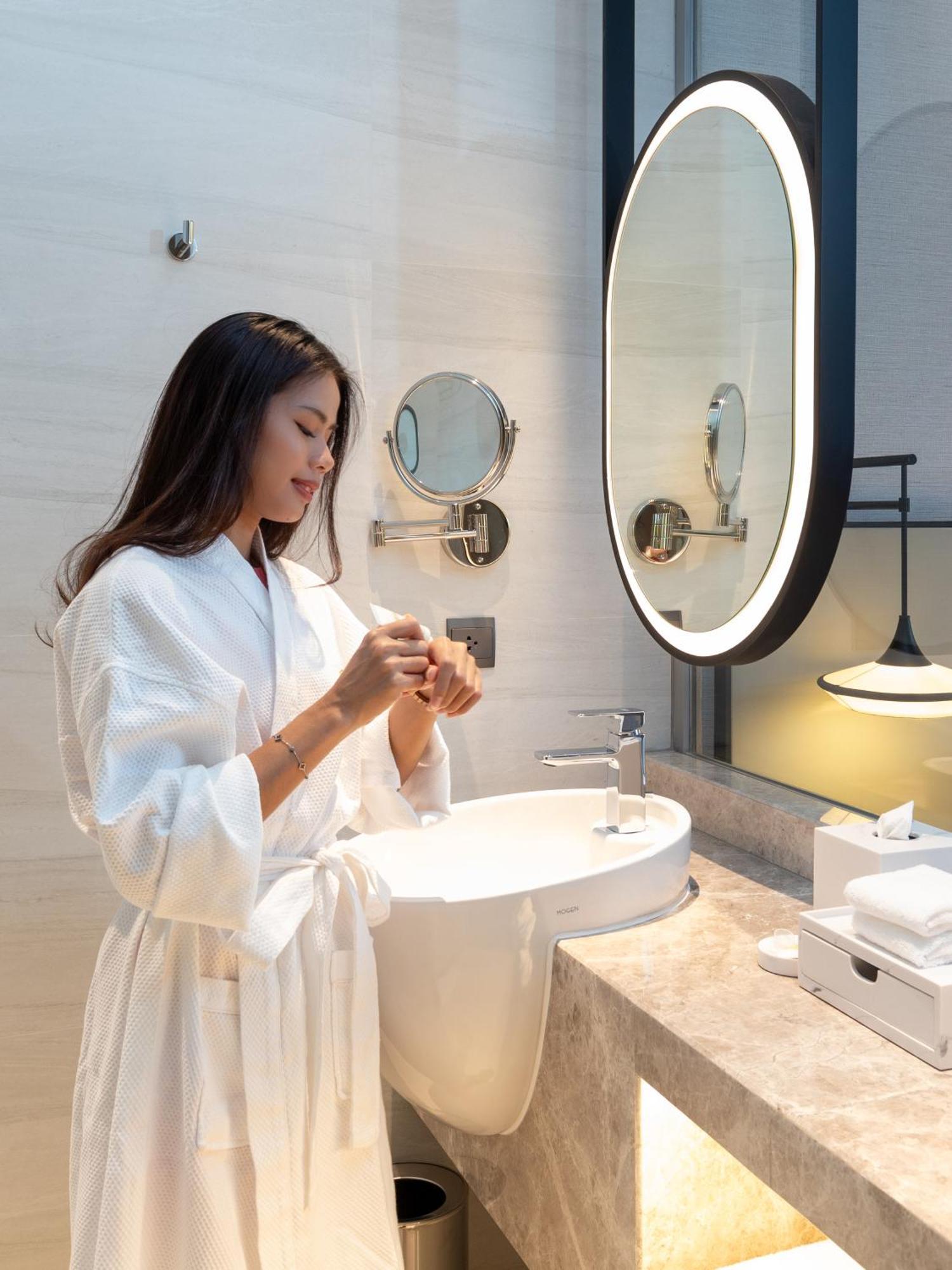 酒店 Courtyard By Marriott Suvarnabhumi Airport 4*